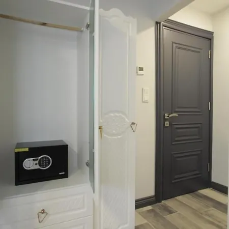 Guler Palas Suit Hotel *